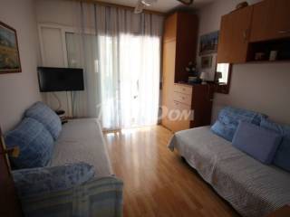 House with apartments, Sale, Vir, Vir