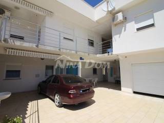 House with apartments, Sale, Vir, Vir