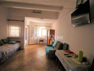 House with apartments, Sale, Vir, Vir