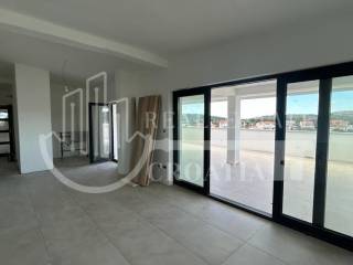 Flat in an urban villa, Sale, Tisno, Jezera