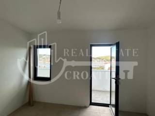 Flat in an urban villa, Sale, Tisno, Jezera