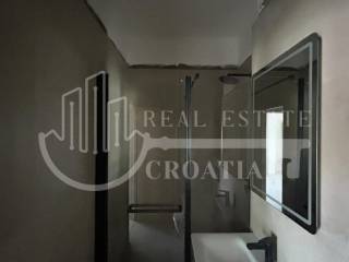 Flat in an urban villa, Sale, Tisno, Jezera