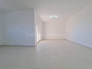 Apartman s okucnicom, Prodaja, Vir, Vir