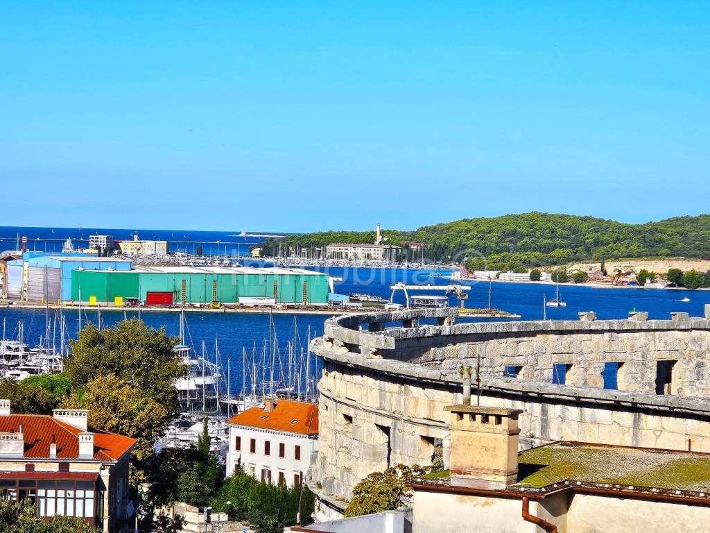 Pula, Pula