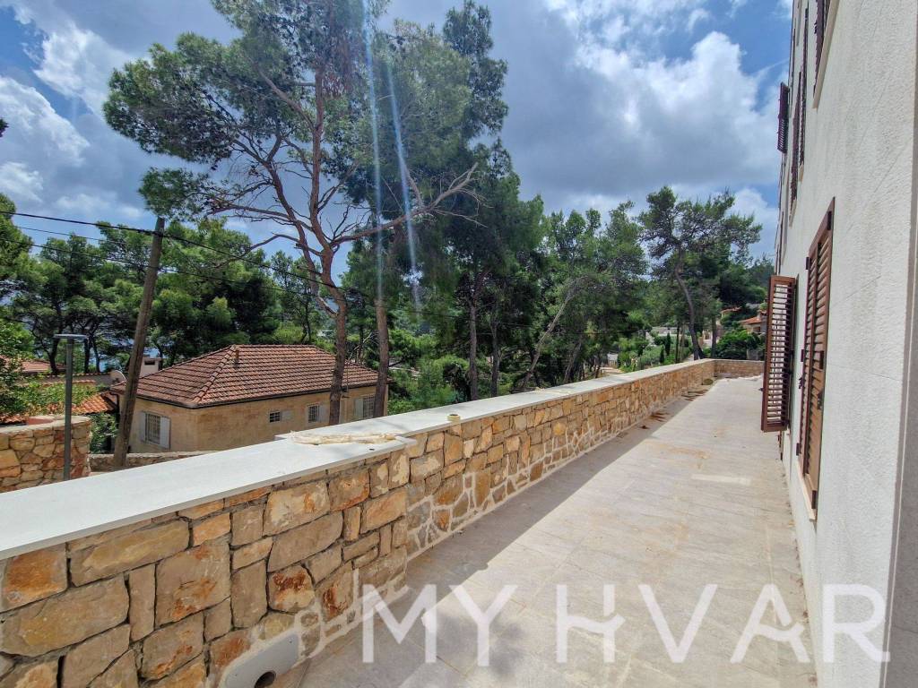 Apartmanska kuca, Prodaja, Jelsa, Jelsa