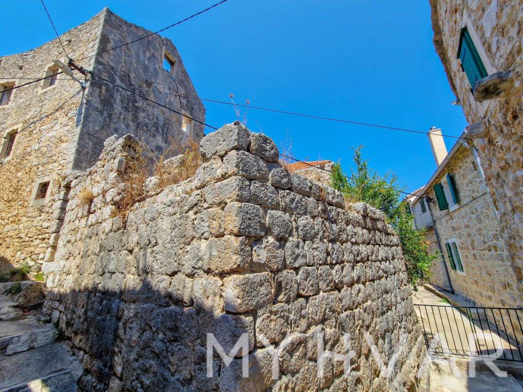 Kamena kuca, Prodaja, Jelsa, Pitve