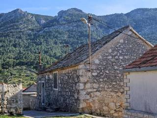 Kamena kuca, Prodaja, Jelsa, Vrisnik