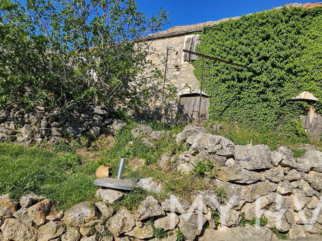 Kamena kuca, Prodaja, Jelsa, Vrisnik