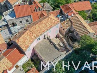 Kamena kuca, Prodaja, Jelsa, Pitve