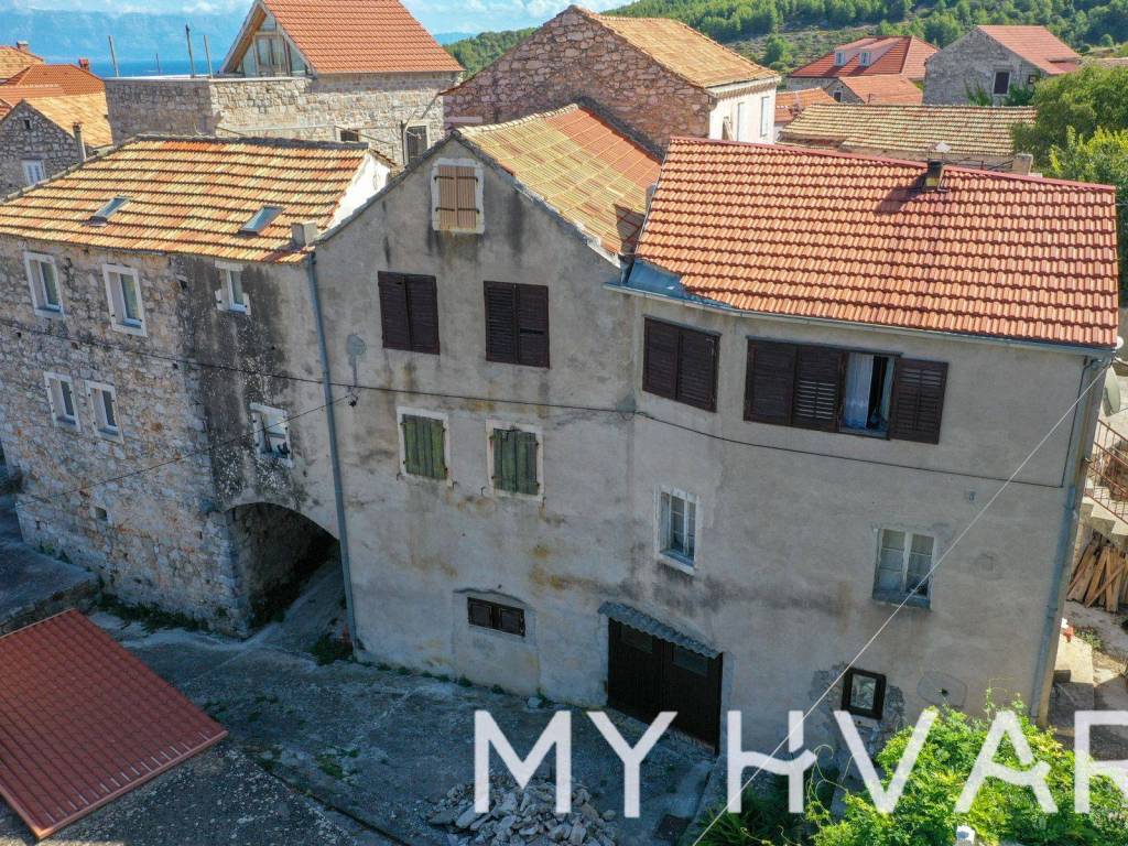Kamena kuca, Prodaja, Jelsa, Pitve