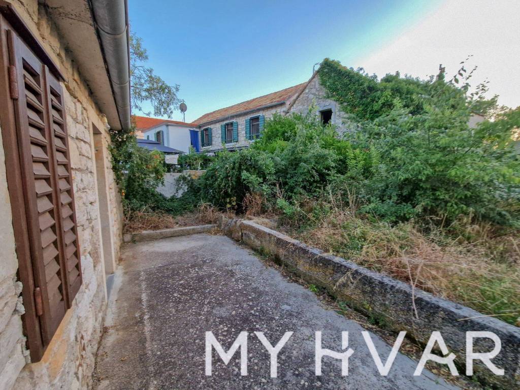 Kamena kuca, Prodaja, Sucuraj, Bogomolje