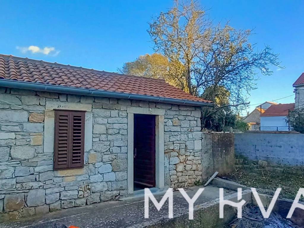 Kamena kuca, Prodaja, Sucuraj, Bogomolje