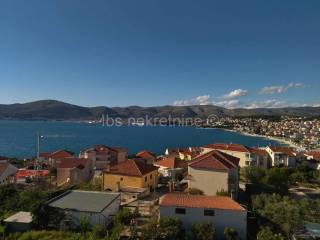 Flat in an urban villa, Sale, Okrug, Okrug Gornji