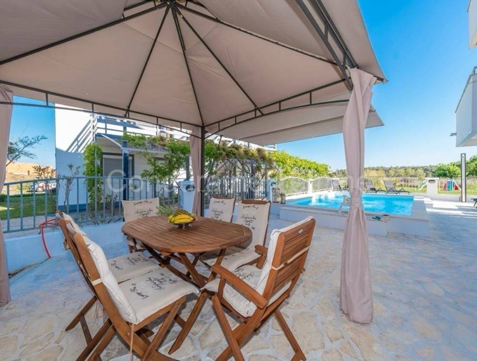 Apartmanska kuca, Prodaja, Privlaka, Privlaka