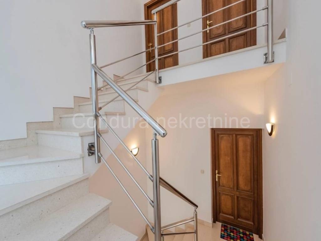 Apartmanska kuca, Prodaja, Privlaka, Privlaka