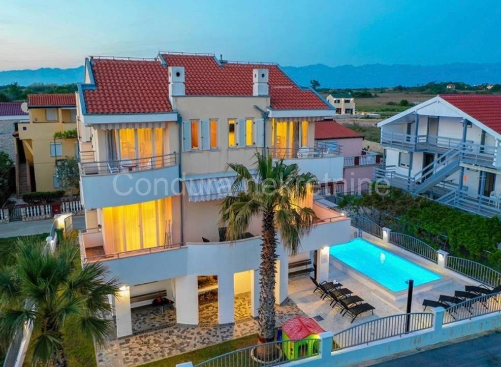 Apartmanska kuca, Prodaja, Privlaka, Privlaka
