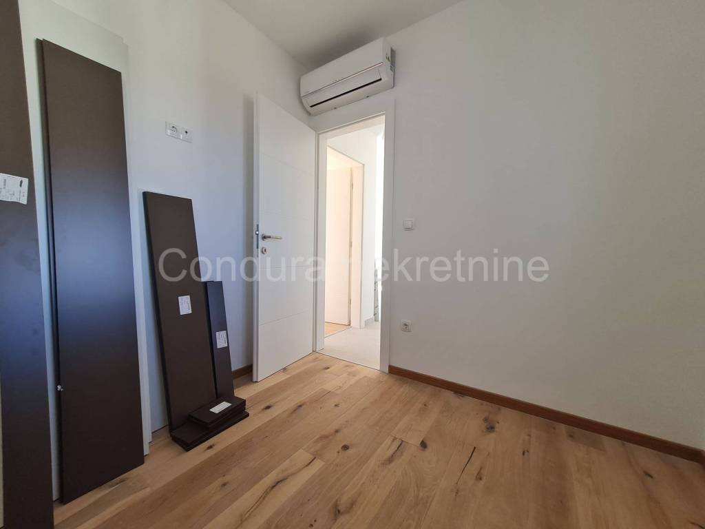 Apartman s okucnicom, Prodaja, Privlaka, Privlaka