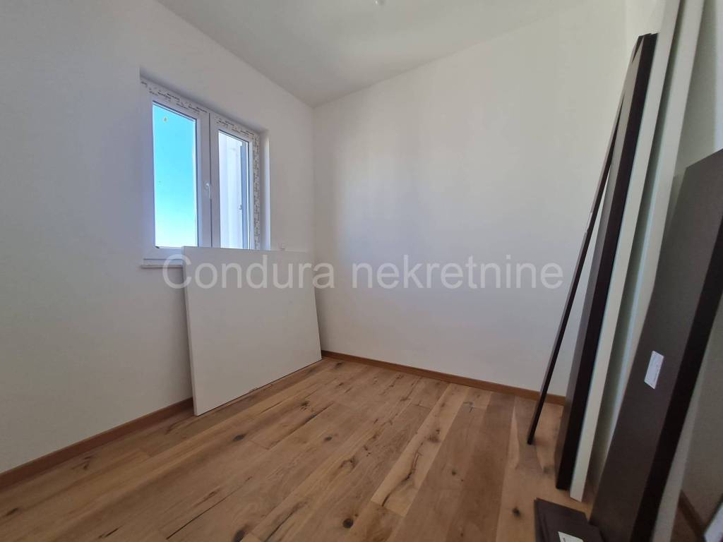 Apartman s okucnicom, Prodaja, Privlaka, Privlaka