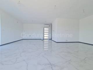Luksuzna kuca, Prodaja, Vir, Vir