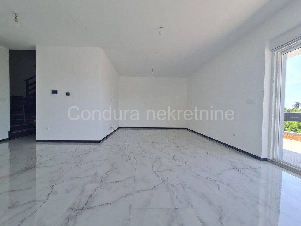 Luksuzna kuca, Prodaja, Vir, Vir