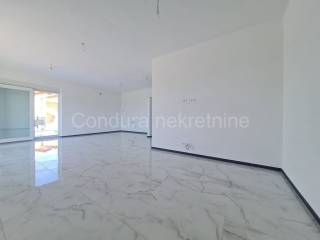 Luksuzna kuca, Prodaja, Vir, Vir