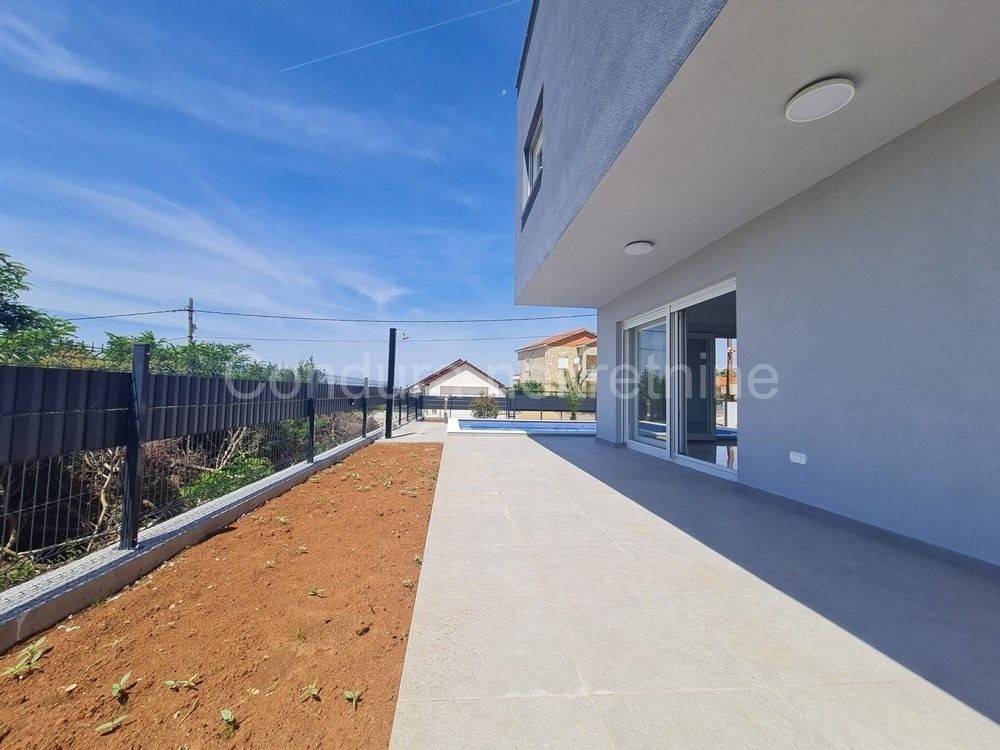Luksuzna kuca, Prodaja, Vir, Vir