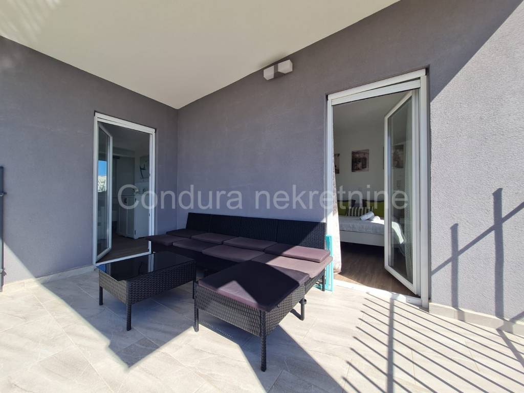 Dvojna kuca, Prodaja, Vir, Vir