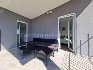 Dvojna kuca, Prodaja, Vir, Vir