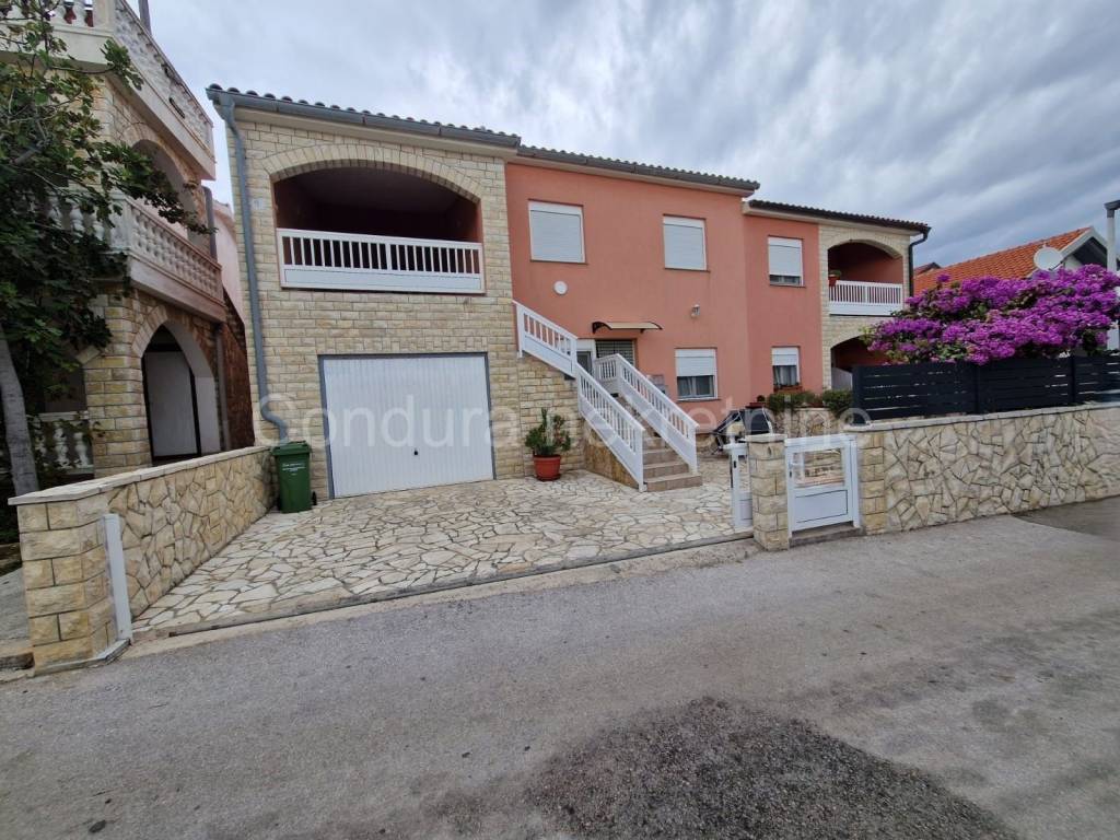 Dvojna kuca, Prodaja, Vir, Vir