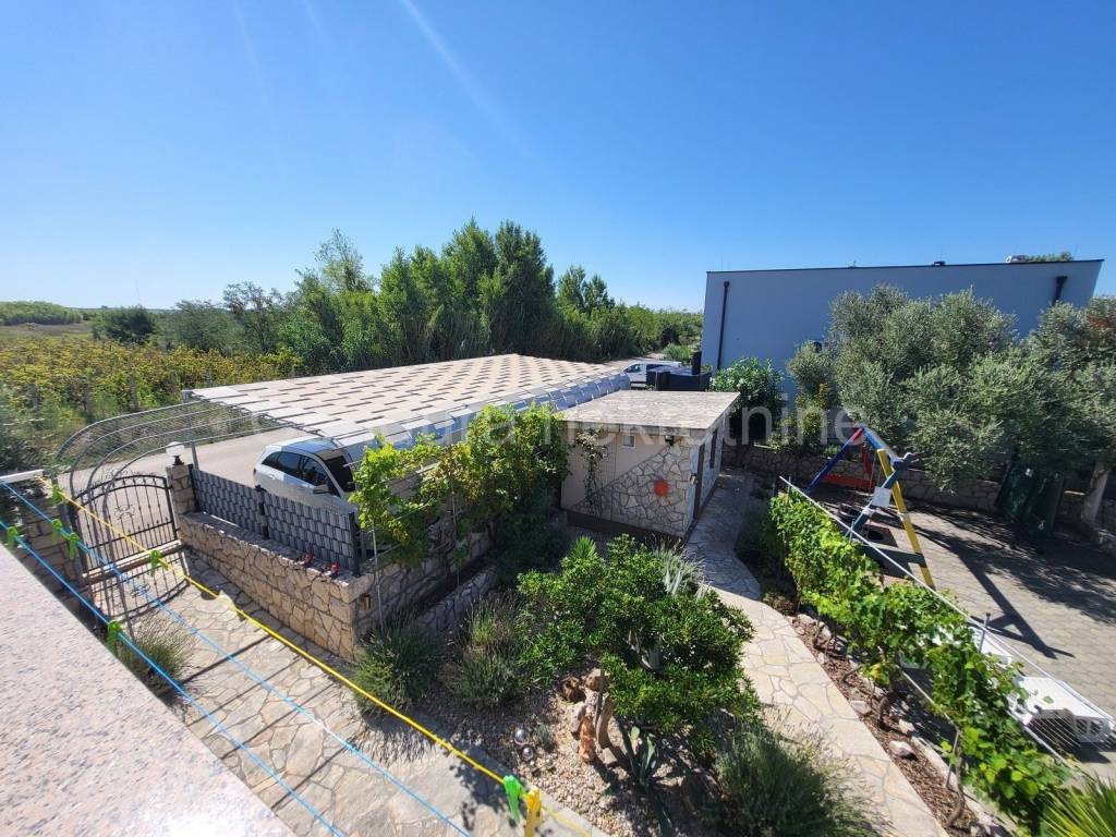Apartmanska kuca, Prodaja, Vrsi, Zukve