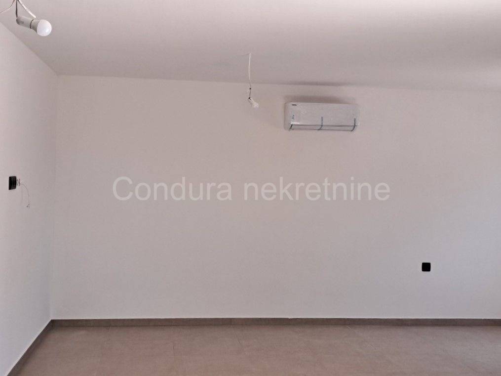 Dvojna kuca, Prodaja, Vrsi, Vrsi