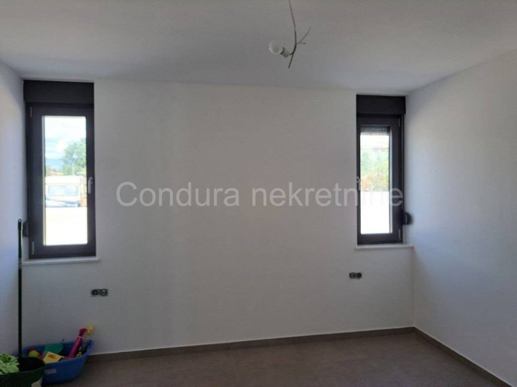 Dvojna kuca, Prodaja, Vrsi, Vrsi
