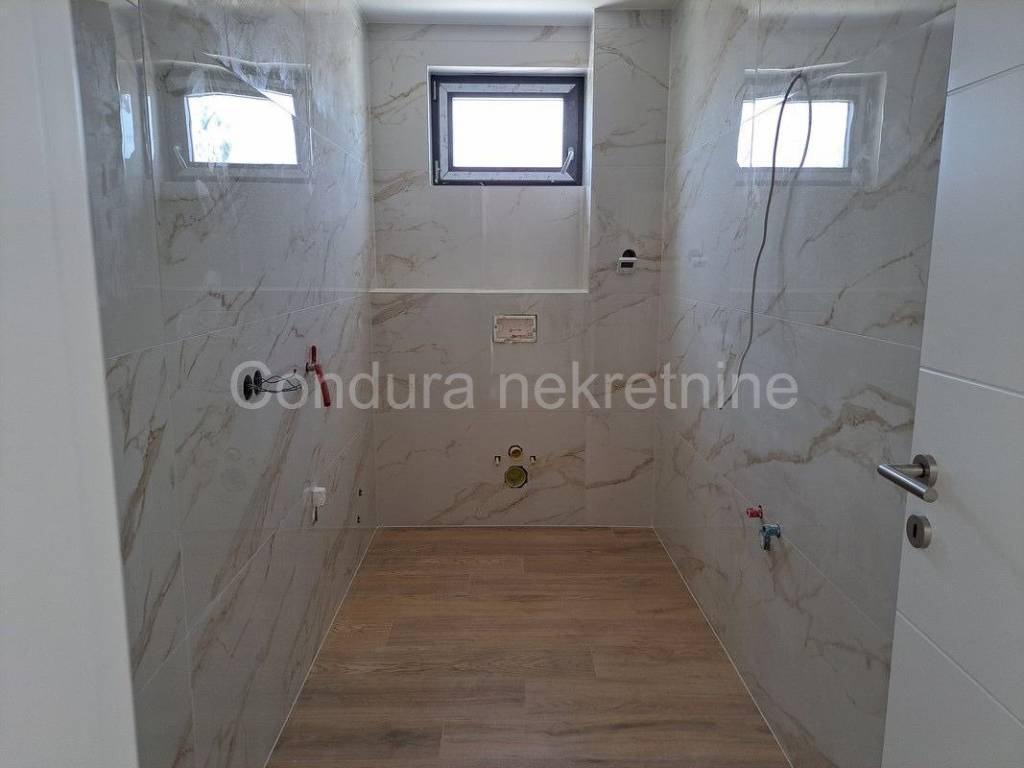 Dvojna kuca, Prodaja, Vrsi, Vrsi