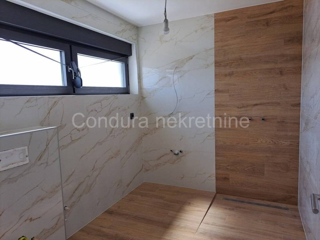 Dvojna kuca, Prodaja, Vrsi, Vrsi