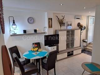 Apartman na moru, Prodaja, Nin, Nin