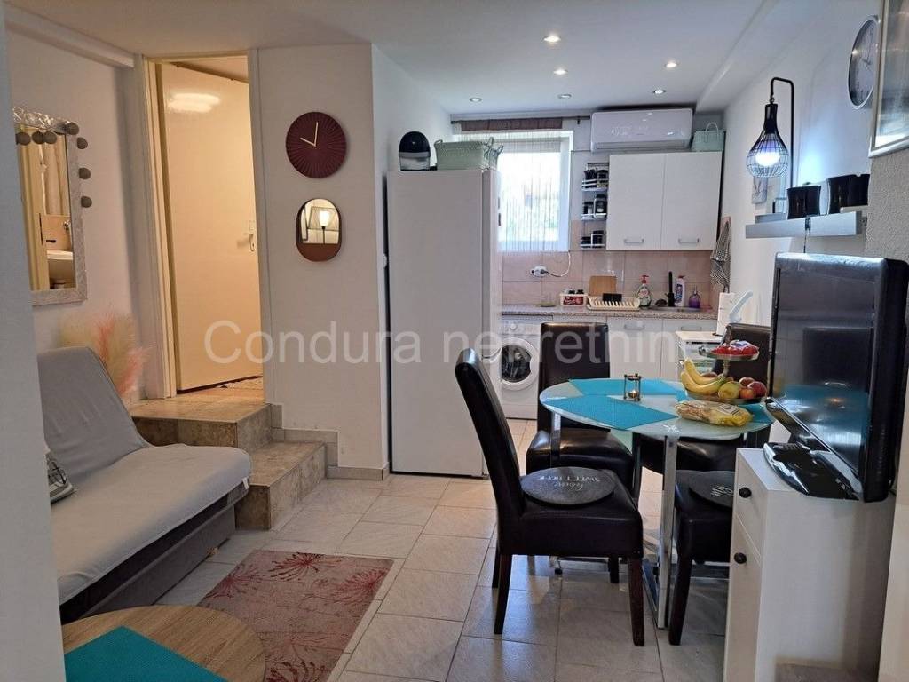Apartman na moru, Prodaja, Nin, Nin