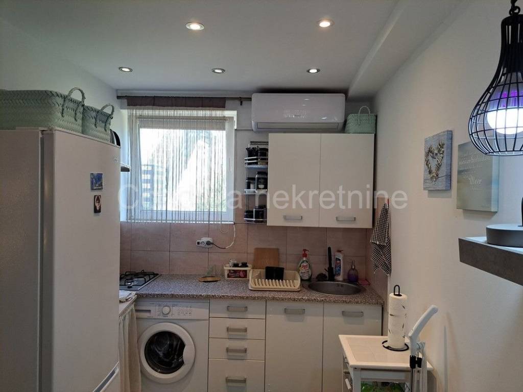 Apartman na moru, Prodaja, Nin, Nin