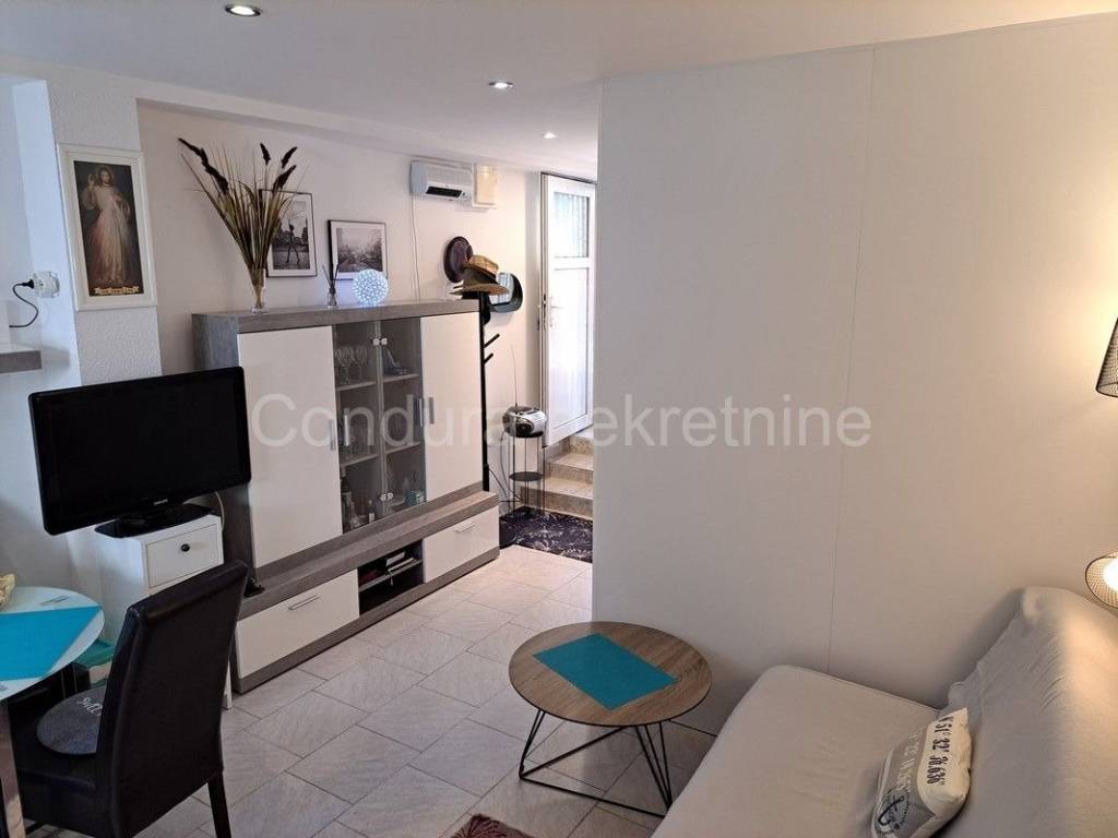 Apartman na moru, Prodaja, Nin, Nin