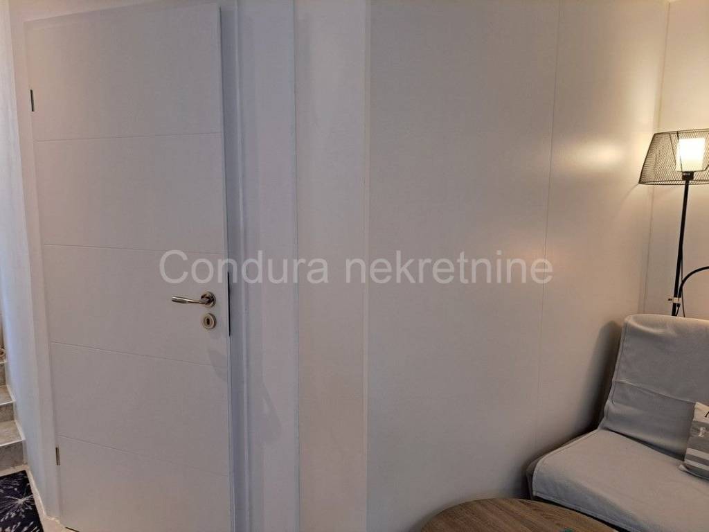 Apartman na moru, Prodaja, Nin, Nin
