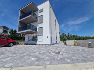 Apartman na moru, Prodaja, Vir, Vir