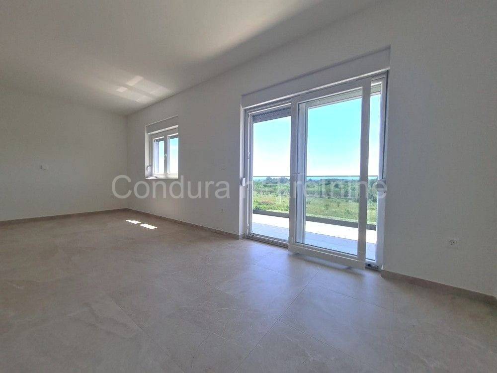 Apartman na moru, Prodaja, Vir, Vir