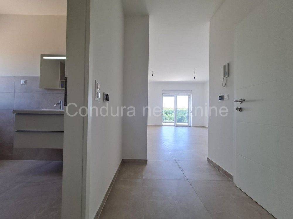Apartman na moru, Prodaja, Vir, Vir