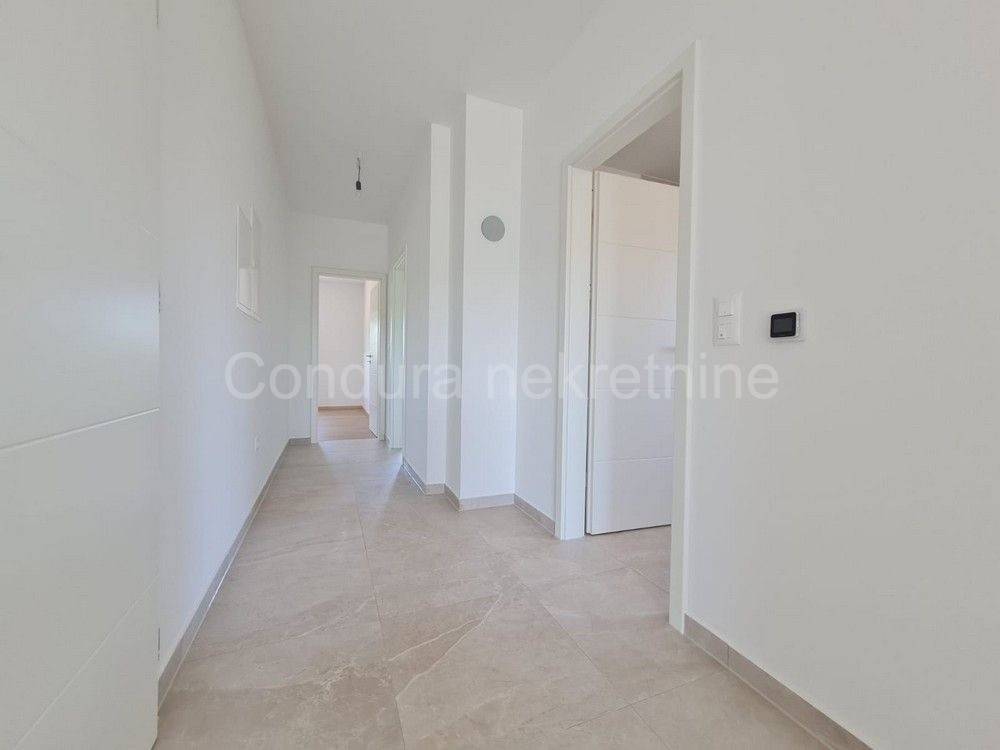 Apartman na moru, Prodaja, Vir, Vir
