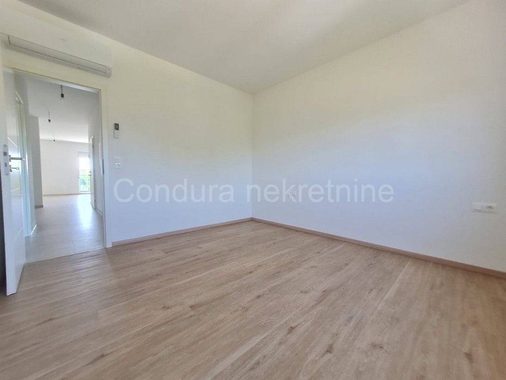 Apartman na moru, Prodaja, Vir, Vir