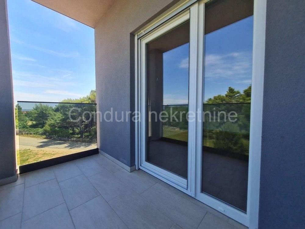 Apartman na moru, Prodaja, Vir, Vir