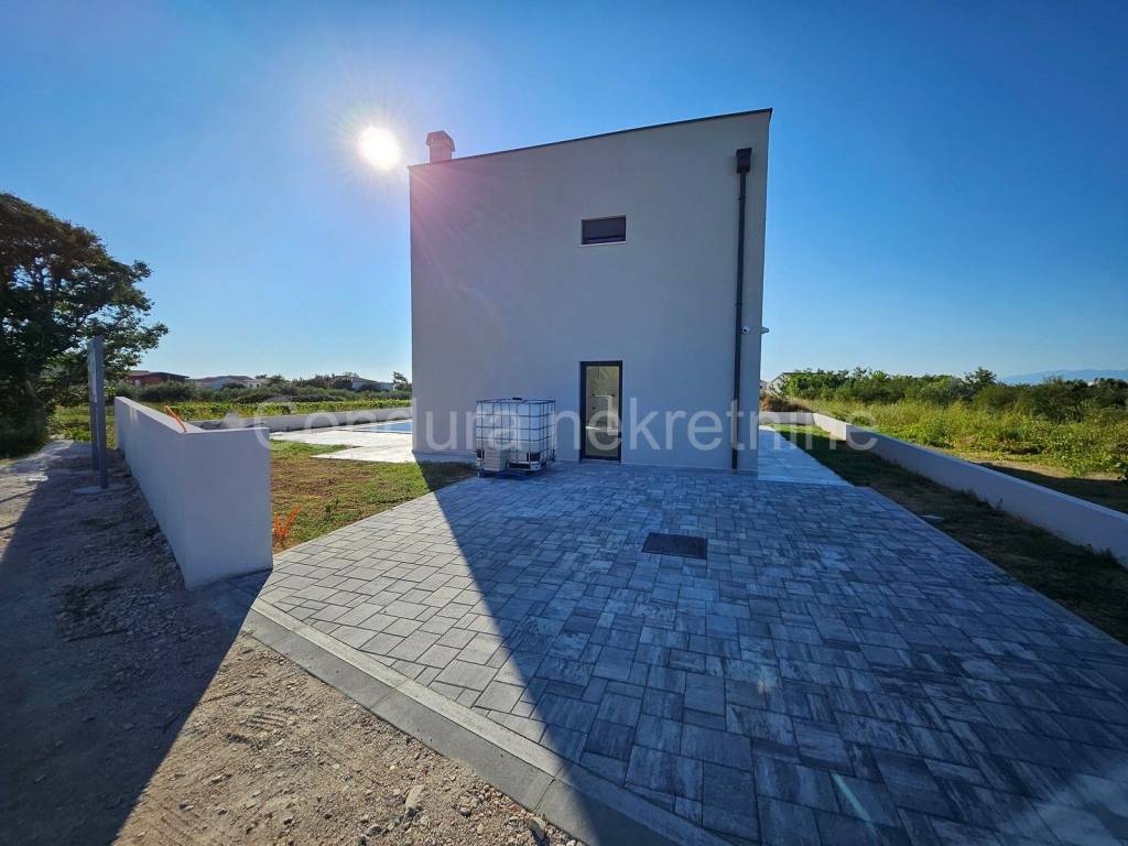 Vila, Prodaja, Vrsi, Zukve