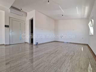 Apartman na moru, Prodaja, Vir, Vir