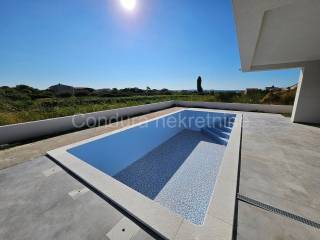 Vila, Prodaja, Vrsi, Zukve