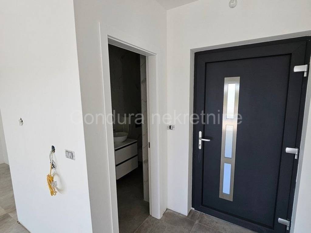 Vila, Prodaja, Vrsi, Zukve