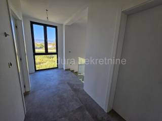 Vila, Prodaja, Vrsi, Zukve